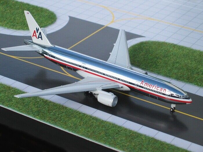 Gemini Jets 1:400 Scale American Airlines Boeing 777-200 CHROME GJAAL147C N777AN