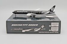 Air New Zealand B777-300ER Reg: ZK-OKQ JC Wings Scale 1:400 Diecast XX40006 (E) picture