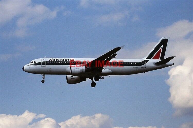 PHOTO  I-BIKA A320 ALITALIA LONDON HEATHROW 29-08-2000