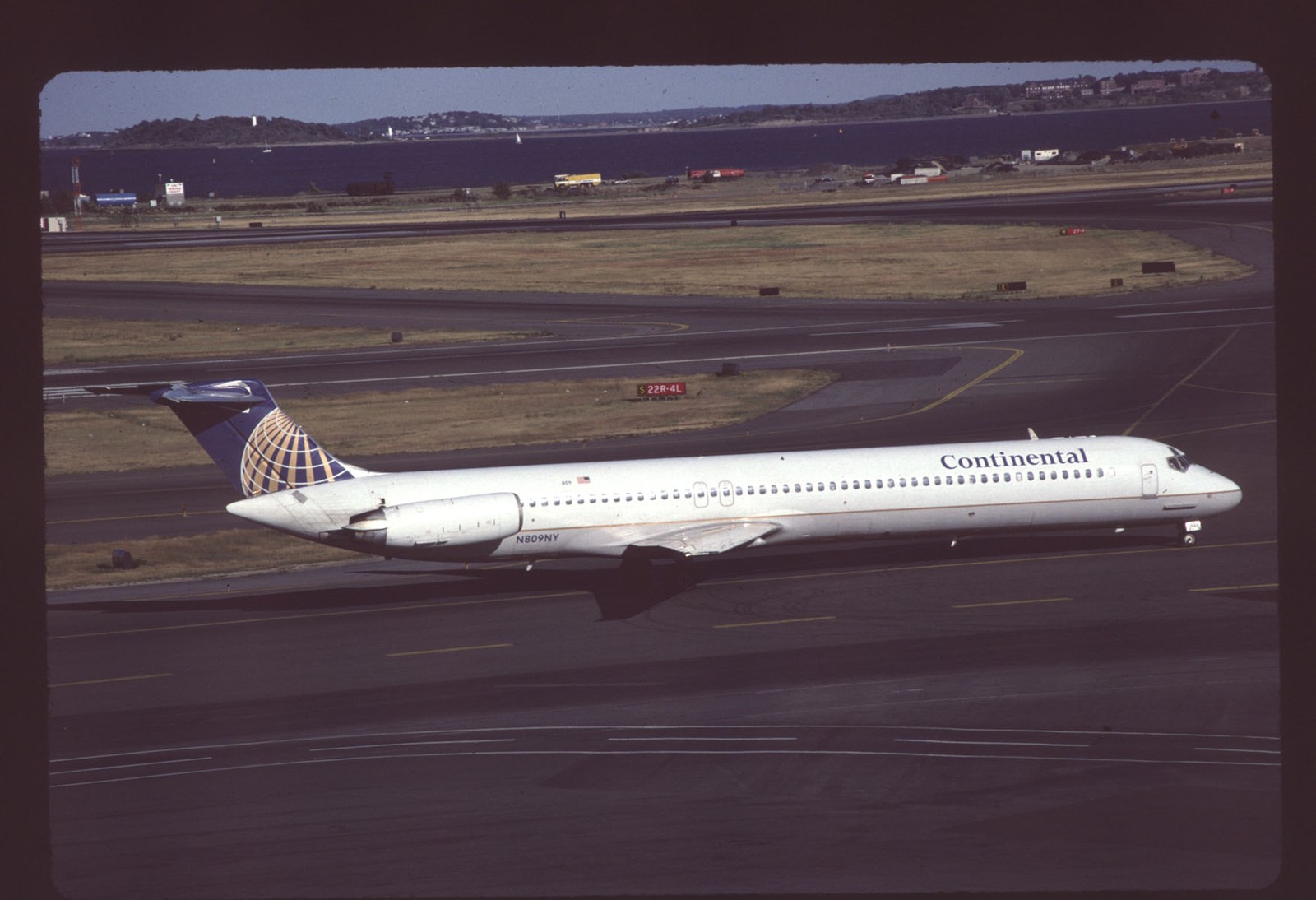 Orig 35mm airline slide Continental Airlines MD-82 N809NY Orig 35mm airline slide Continental Airlines MD-82 N809NY