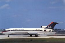   DELTA  AIRLINES   B-727-200     AIRPORT / AIRPLANE / AIRCRAFT     610 picture