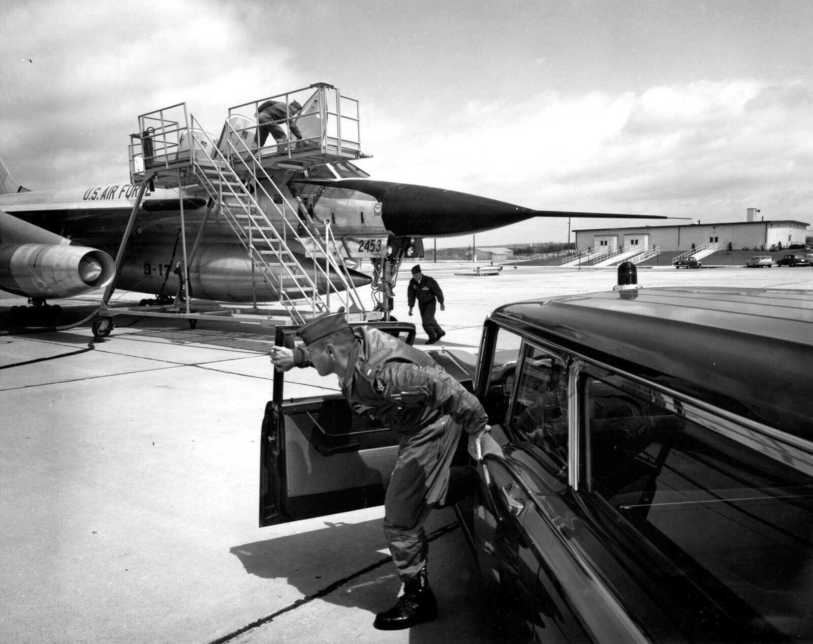 USAF Convair B-58 Hustler ((8.5\