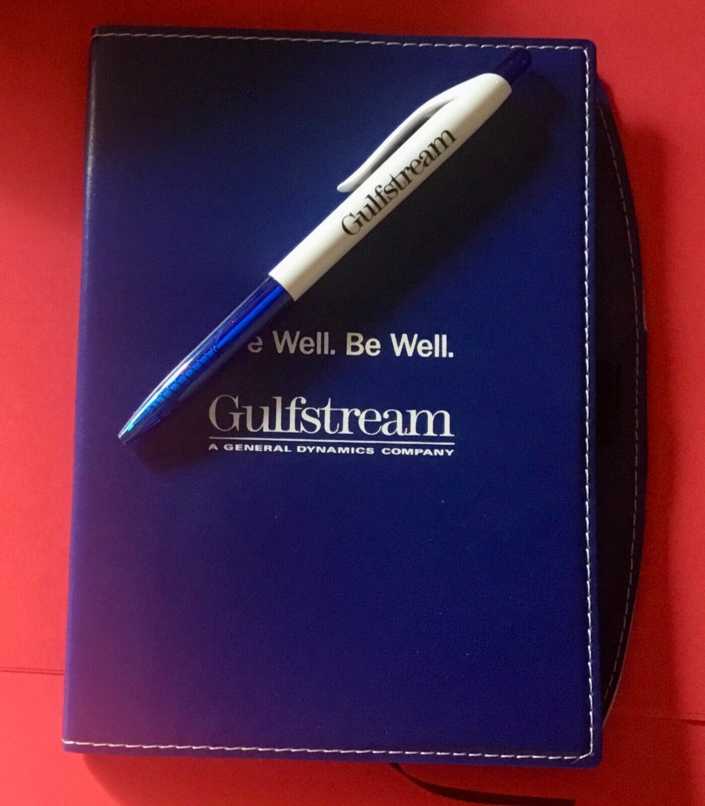 NEW GULFSTREAM GENERAL DYNAMICS 6” x 7” “LIVE WELL BE WELL” NOTE PAD W/PEN