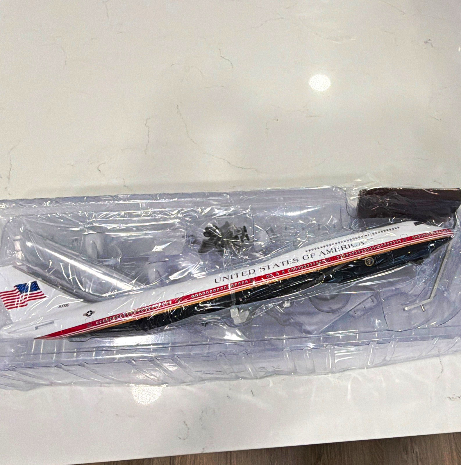 Air Force One United States of America Desk/Shelf 1:150 model , White Red Blue Air Force One United States of America Desk/Shelf 1:150 model , White Red Blue