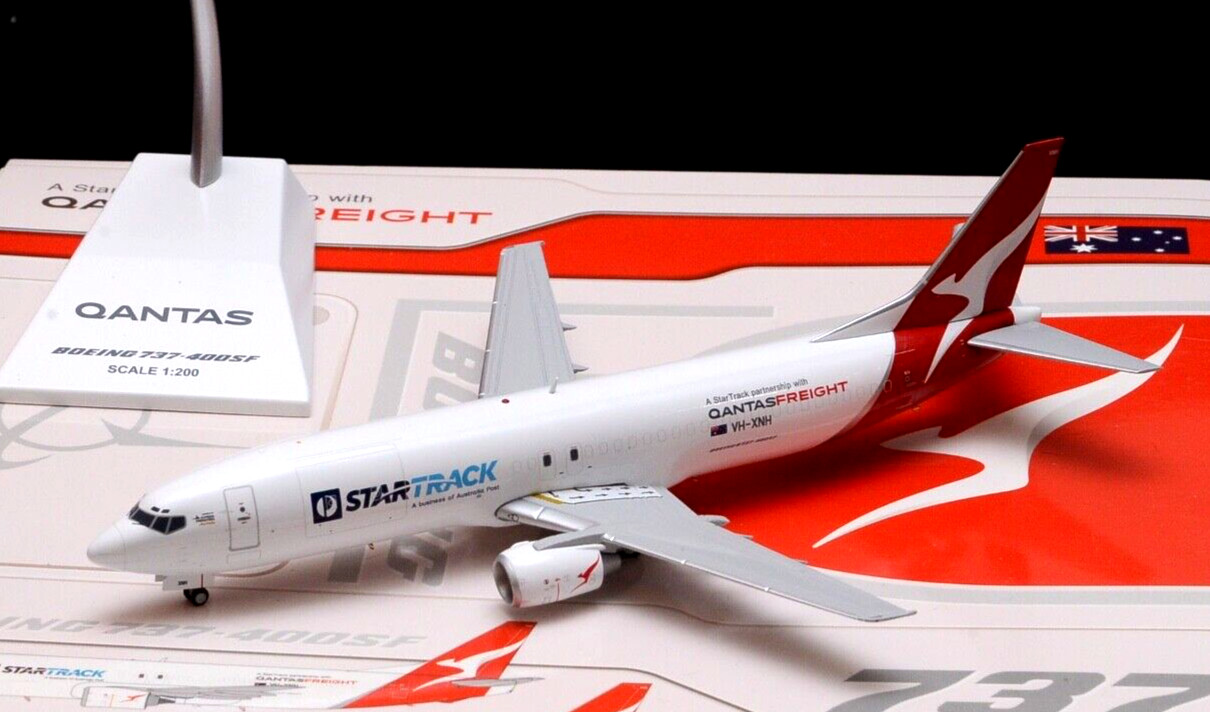 JC WINGS 200 Qantas Freight -STARTRACK B737-400SF VH-XNH XX20394 JC WINGS 200 Qantas Freight -STARTRACK B737-400SF VH-XNH XX20394