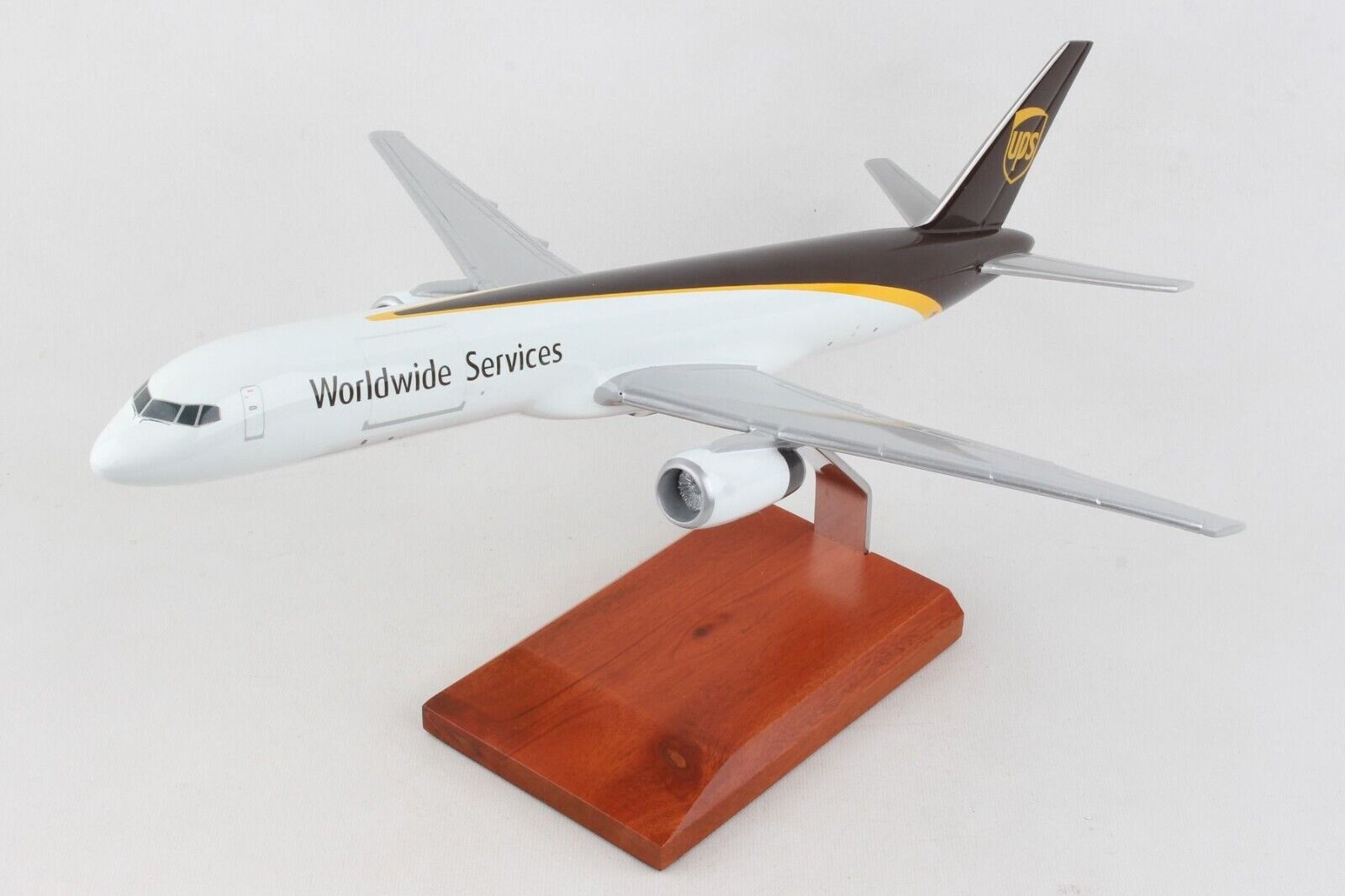 UPS Worldwide Services Boeing 757-200F Desk Top Display 1/100 Model SC Airplane
