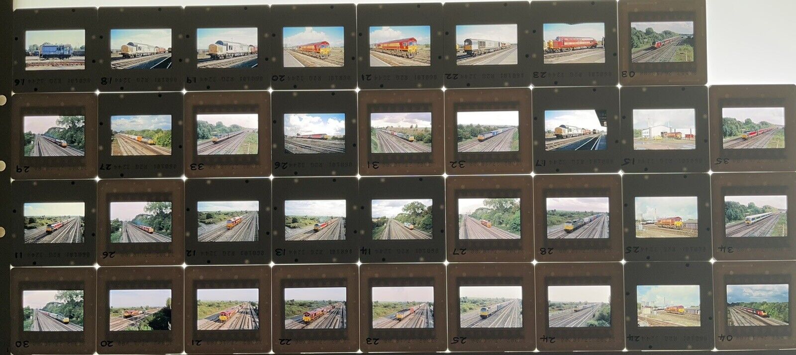 Original 35mm Train Slides X 35 East Of Didcot Dated 2000 (T5)