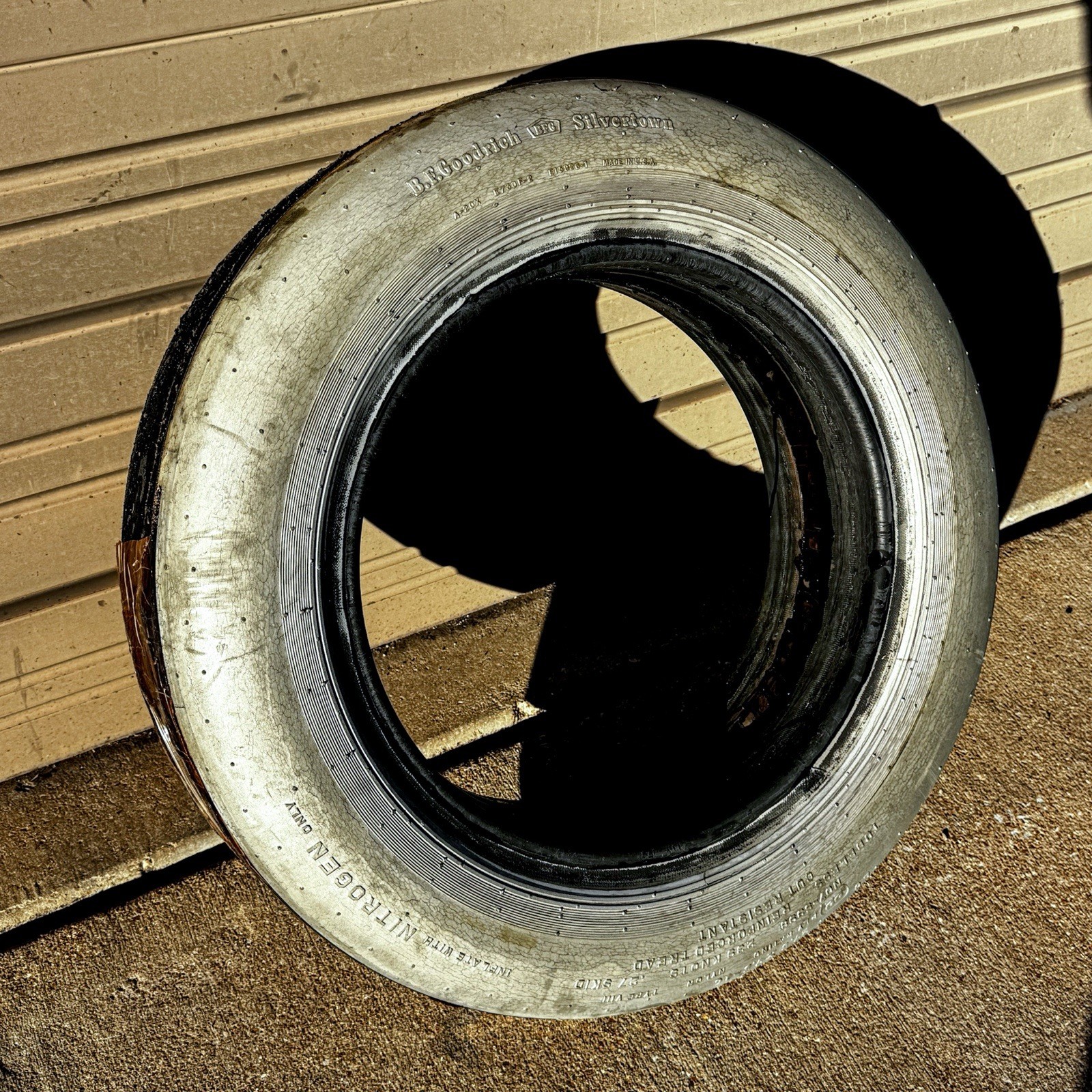 SR-71 Blackbird Lockheed FLOWN Aircraft Tire / Skunk Works SR-71 Blackbird Lockheed FLOWN Aircraft Tire / Skunk Works