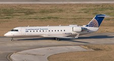 Bombardier CRJ-200ER CRJ200 Continental Express Desk Wood New Model Large 1/72 picture