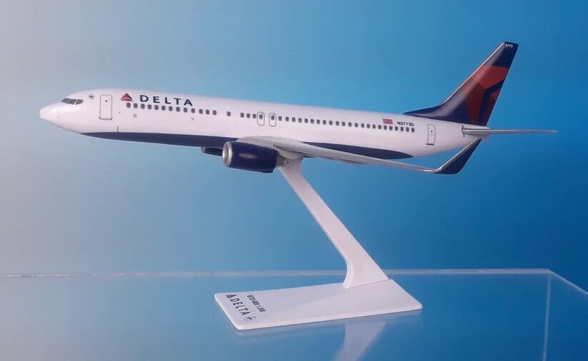 Flight Miniatures Delta Airlines Boeing 737-800 1/200 Scale Model