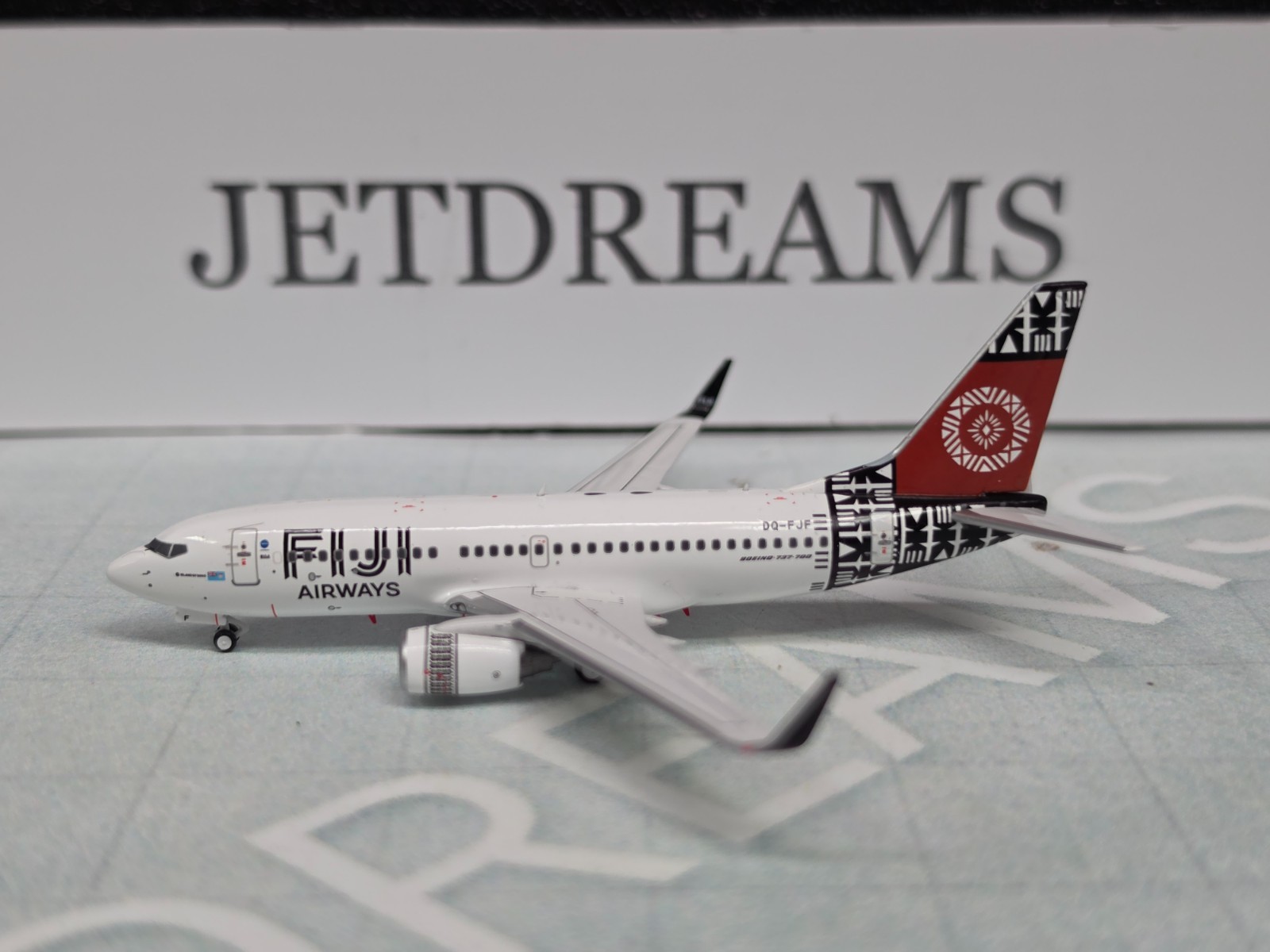 1/400 FIJI AIRWAYS BOEING 737-700 / 700WL 2015\'S COLORS DQ-FJF PANDA MODELS