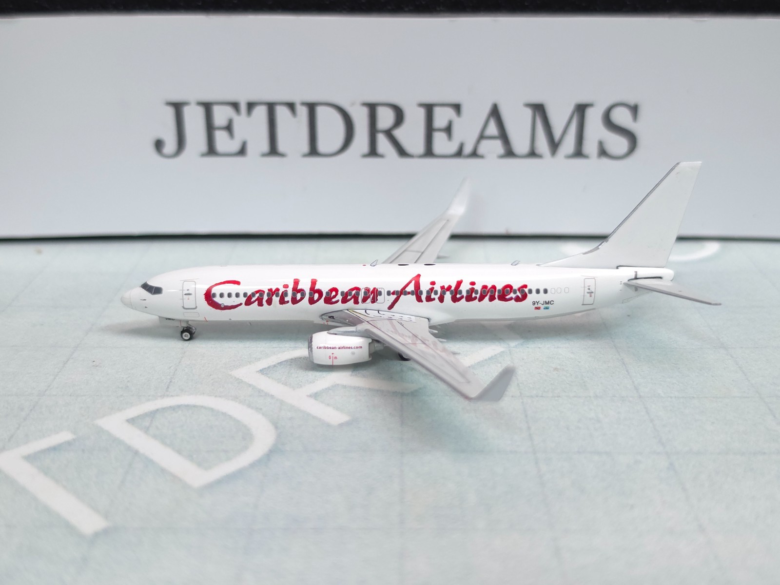 1/400 CARIBBEAN AIRLINES BOEING 737-800WL WHITE COLORS 9Y-JMC PHOENIX MODEL