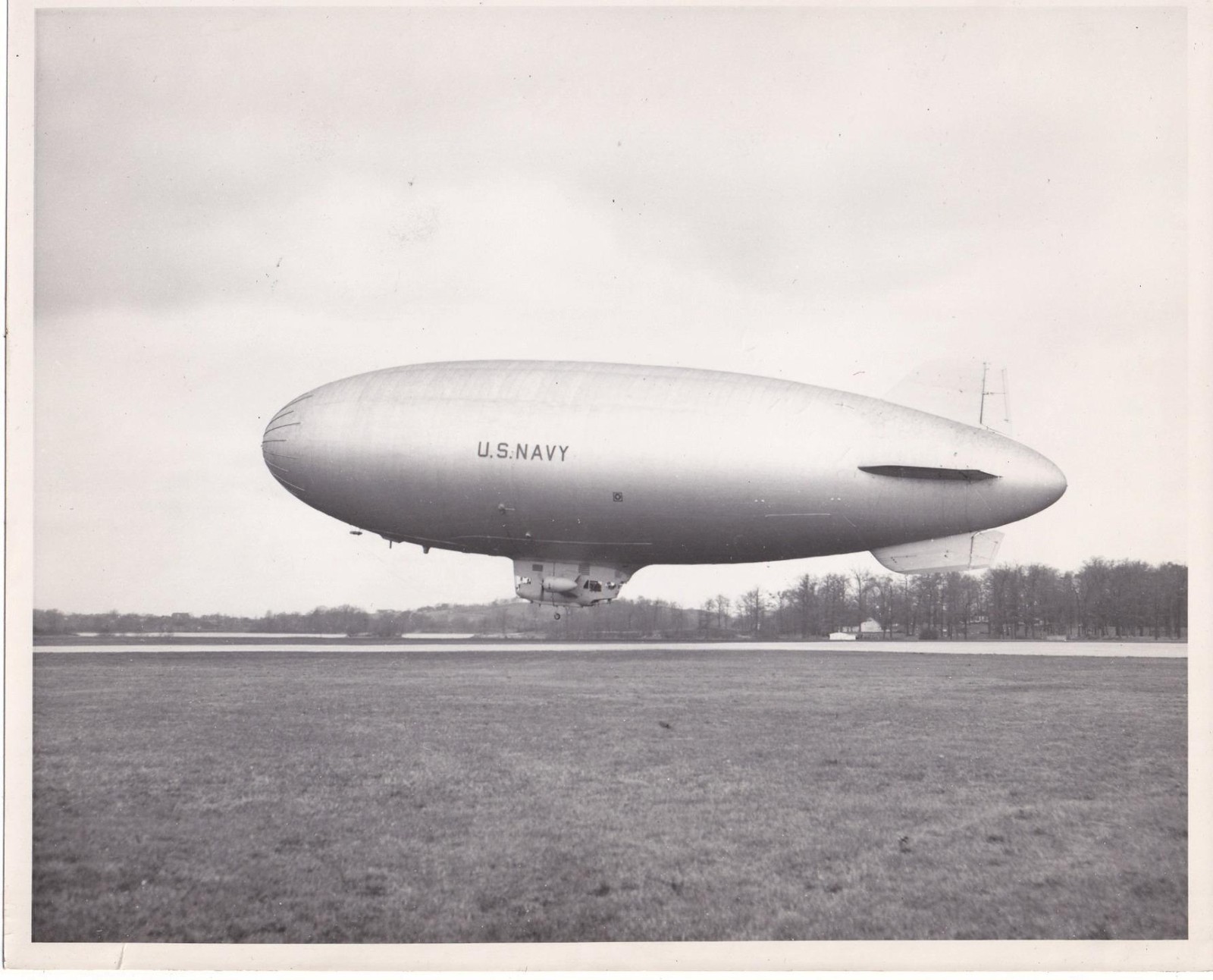 B&W 8x10ish PR Photograph for Goodyear Blimp (PAM24) B&W 8x10ish PR Photograph for Goodyear Blimp (PAM24)