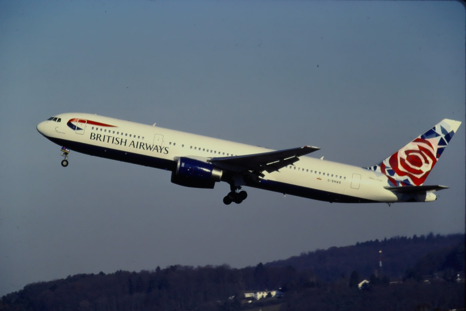 KA154_G-BNWB_BRITISH AIRWAYS_B767-336ER_1999_CHELSEA ROSE - ORIGINAL KODAK SLIDE KA154_G-BNWB_BRITISH AIRWAYS_B767-336ER_1999_CHELSEA ROSE - ORIGINAL KODAK SLIDE