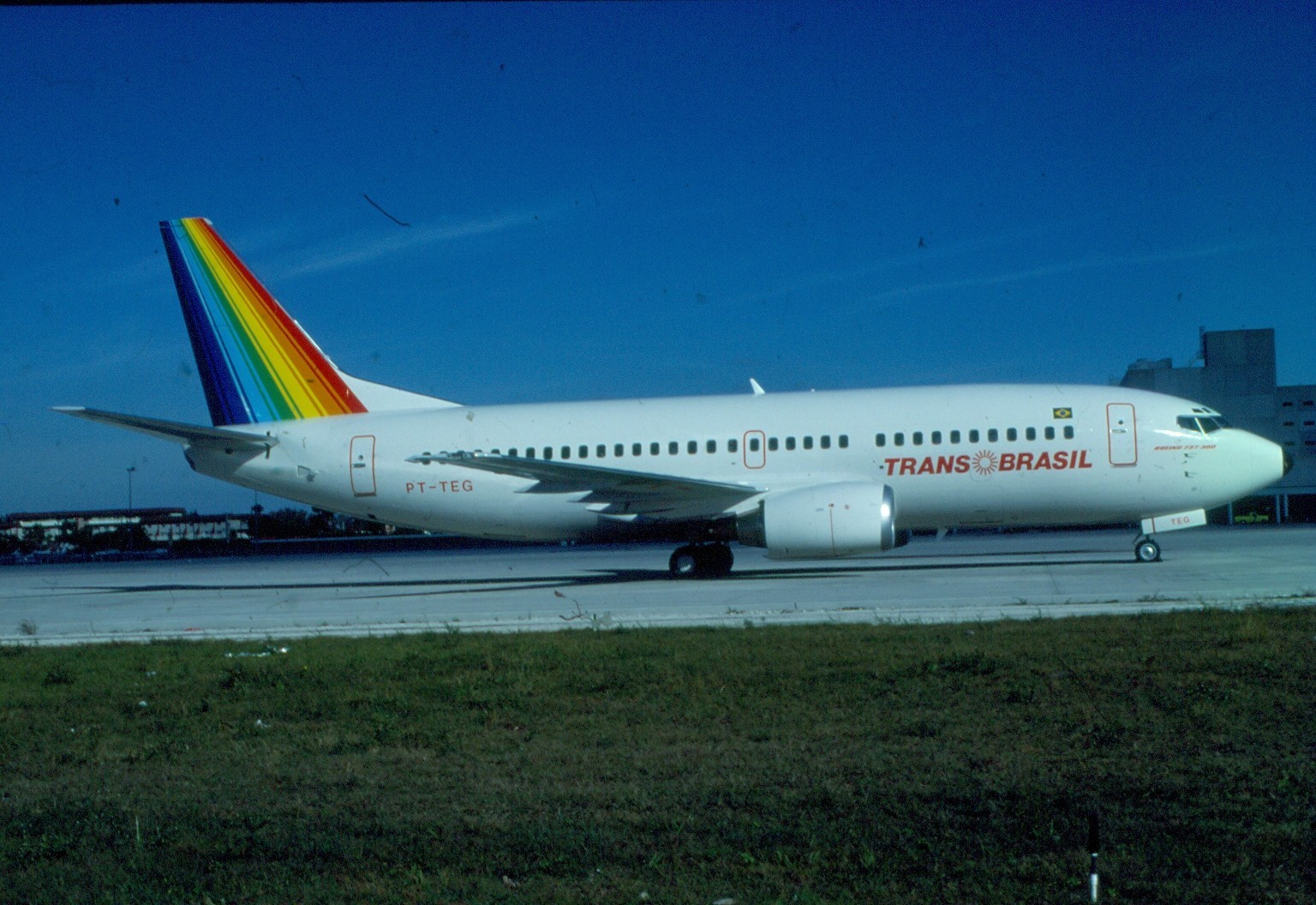 S745 PT-PEG TRANS BRASIL B737-300 ORIGINAL KODAK SLIDE S745 PT-PEG TRANS BRASIL B737-300 ORIGINAL KODAK SLIDE