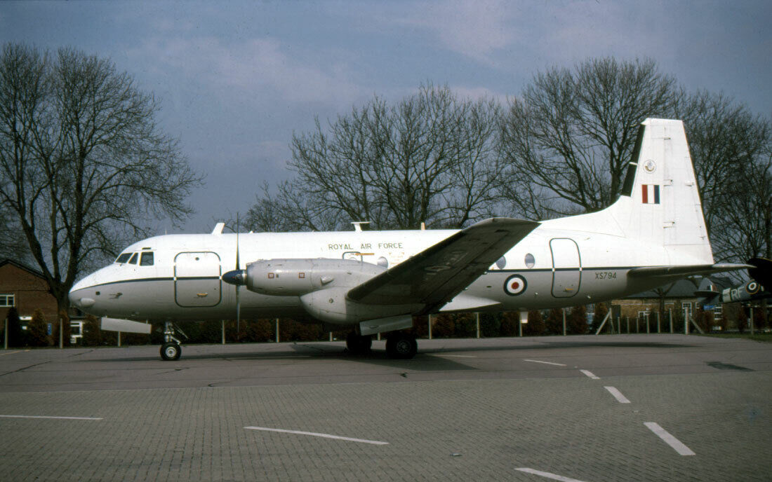 32 Sqn, Hawker Siddeley Andover CC.2, XS794; original slide