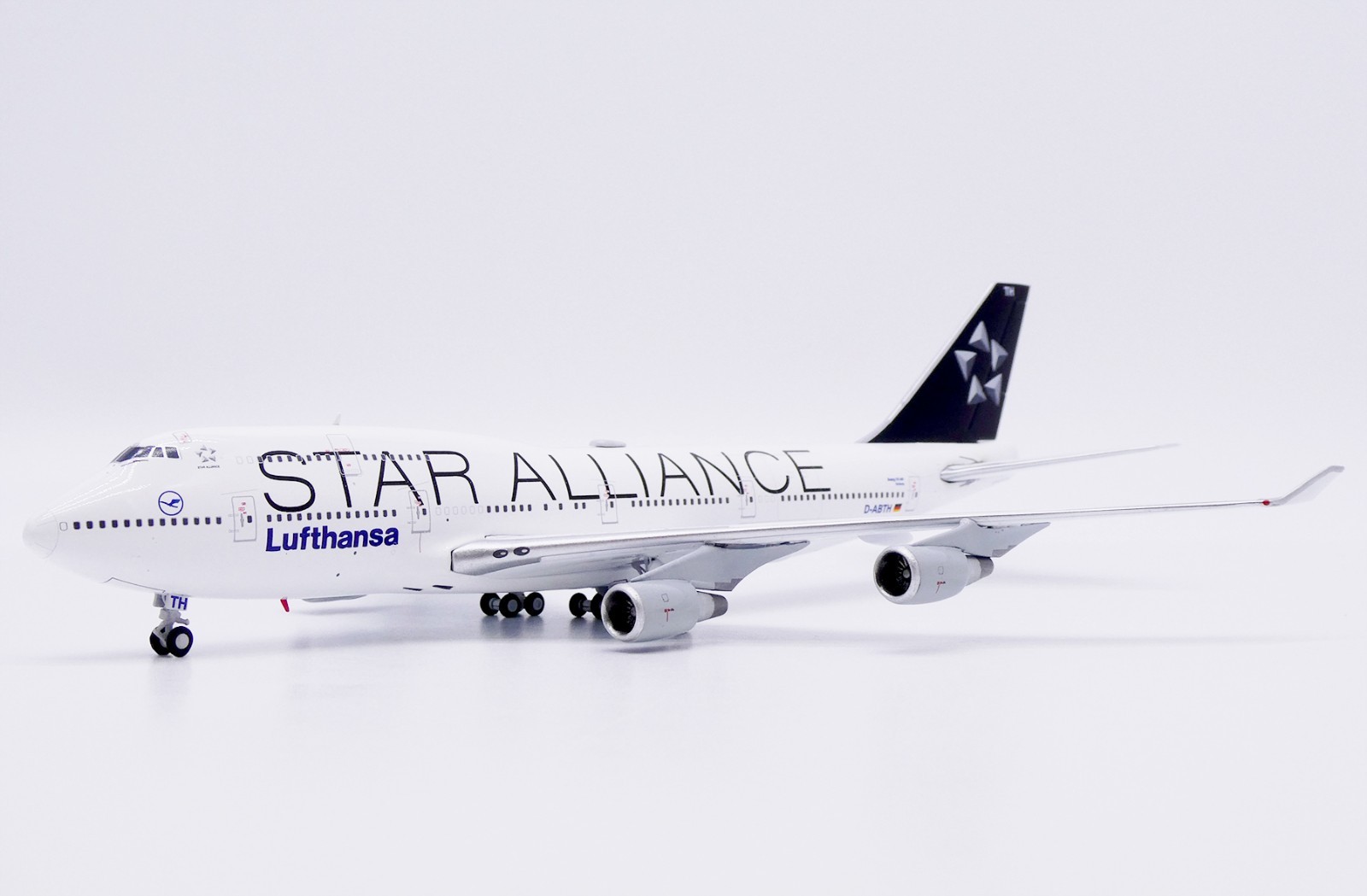 Lufthansa B747-400 \