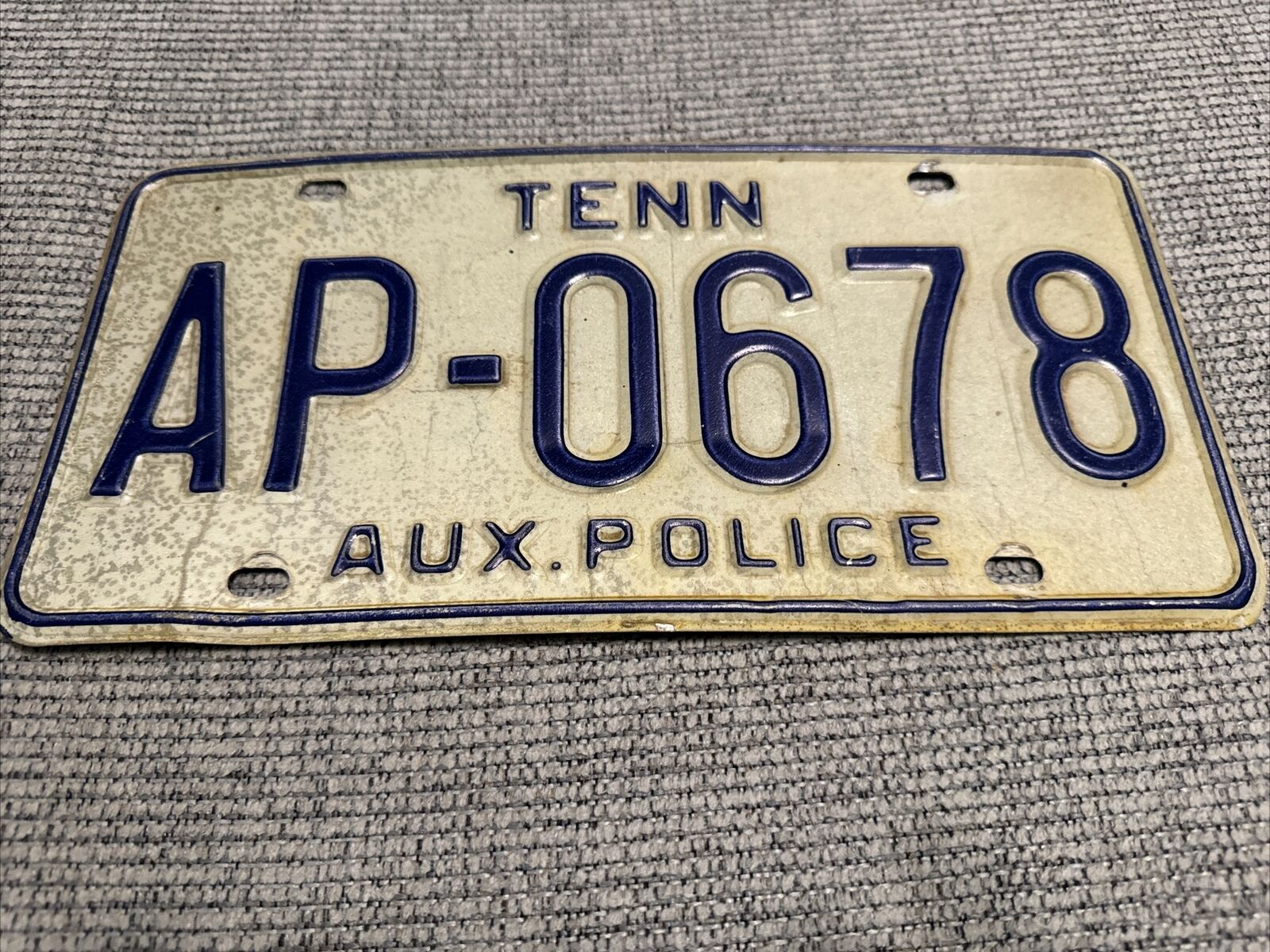 1970s Vintage Tennessee Auxiliary Police License Plate AP-0678 Good Condition