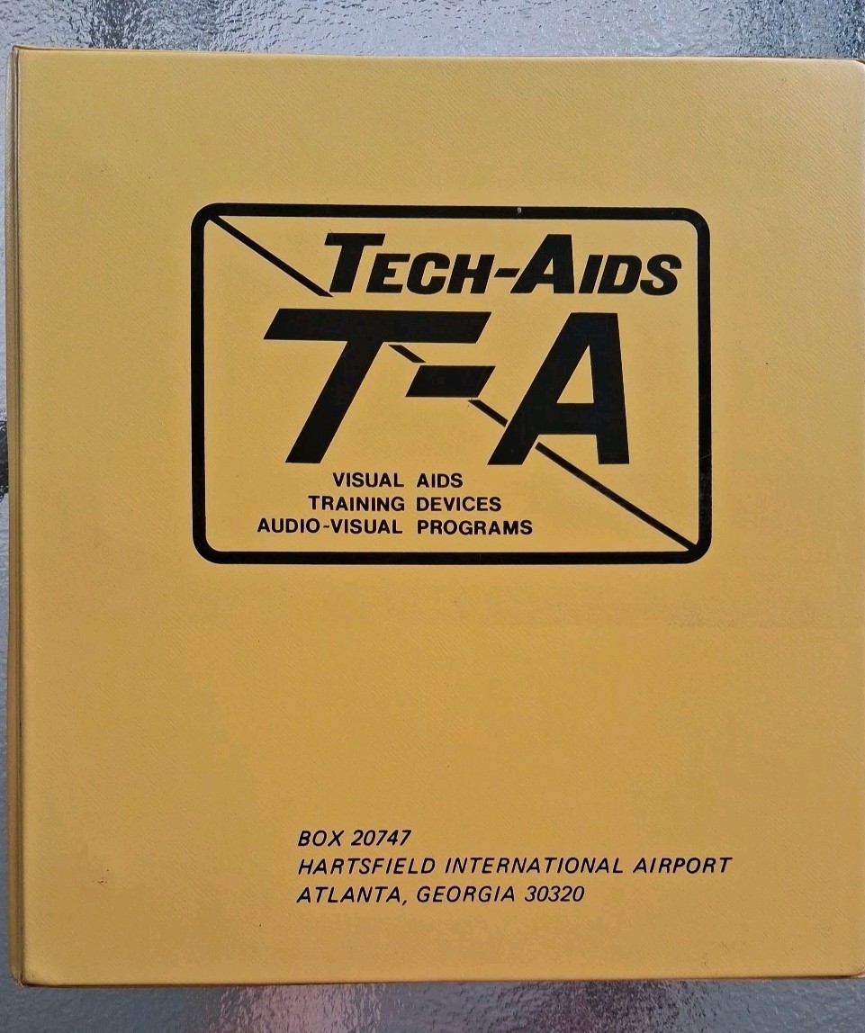 1969 Boeing 727 Pilot Training Manual Model-100,200 FCT 727 1969 Boeing 727 Pilot Training Manual Model-100,200 FCT 727