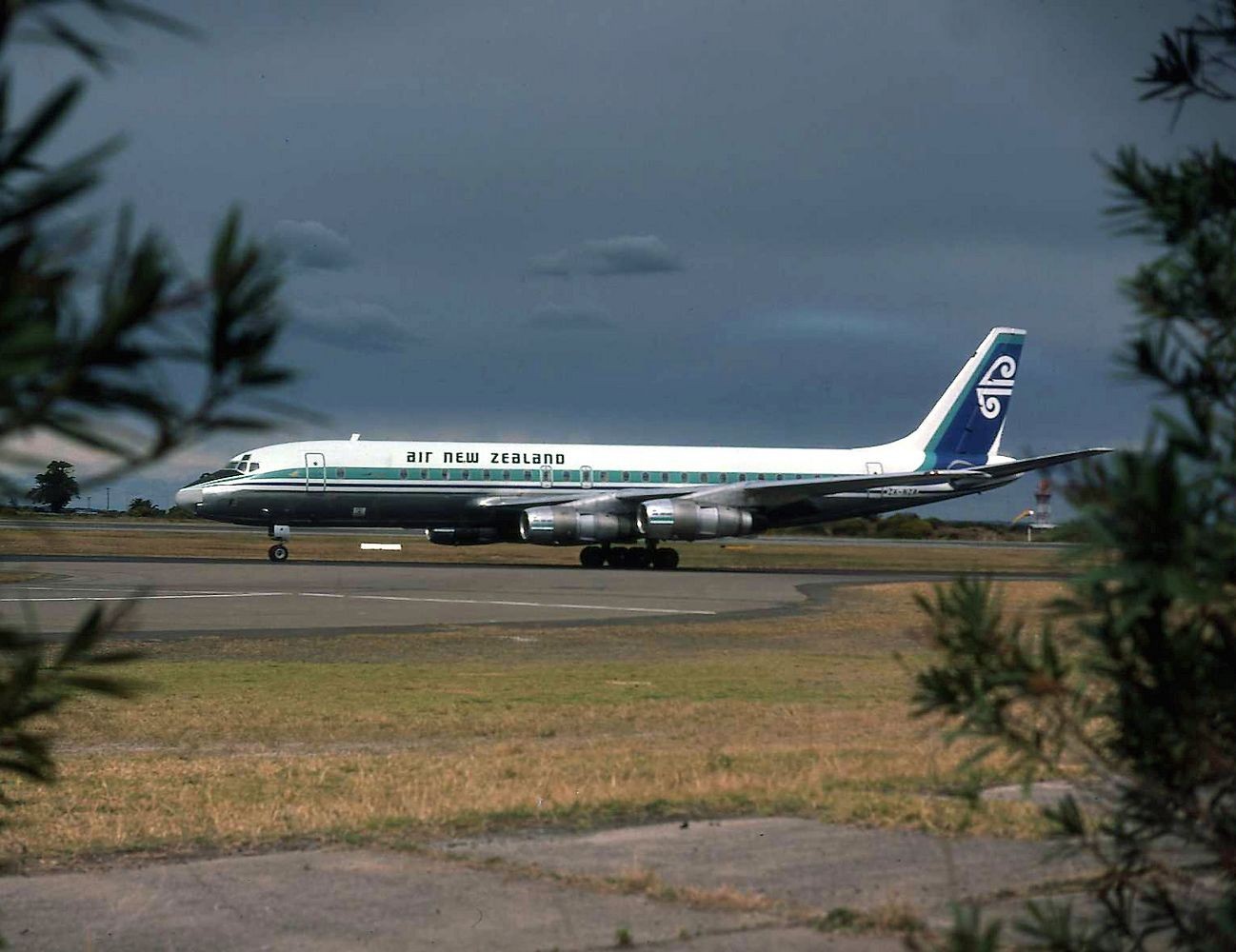 Air New Zealand Douglas DC-8 - Aviation Postcard Airlines-WGA-1884 Air New Zealand Douglas DC-8 - Aviation Postcard Airlines-WGA-1884