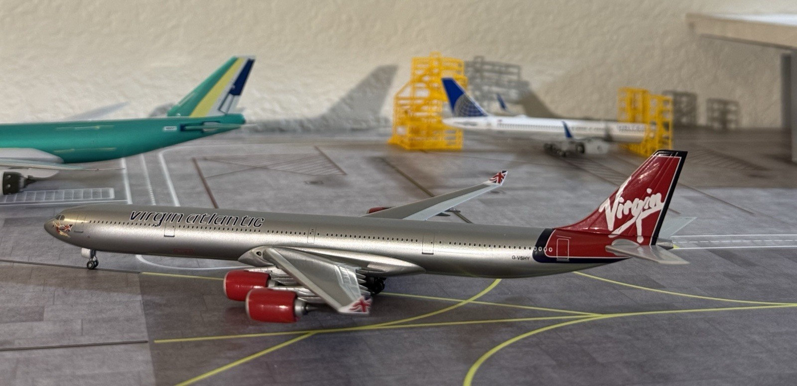 Virgin Atlantic Airbus A340-600 G-VSHY 1:400 Scale Dragon Wings Virgin Atlantic Airbus A340-600 G-VSHY 1:400 Scale Dragon Wings