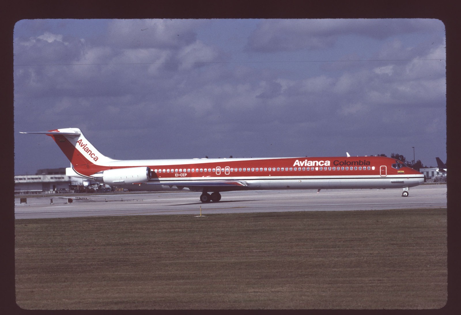 Orig 35mm airline slide Avianca MD-83 EI-CEP Orig 35mm airline slide Avianca MD-83 EI-CEP