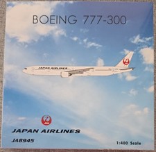 Phoenix 1/400 Japan Airlines Boeing 777-300 JAL JA8945 1:400 Collectors Model picture