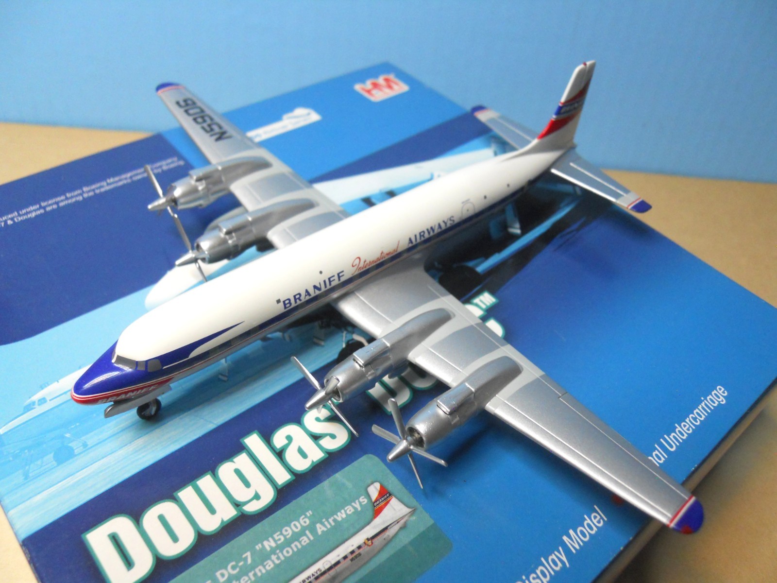 HOBBYMASTER 1:200 SCALE BRANIFF DOUGLAS DC-7C METAL  AIRLINER W/ORIG BOX EXC