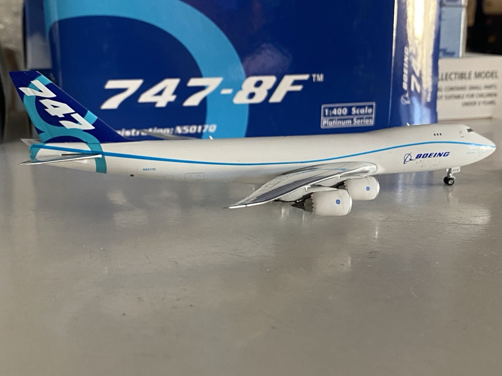 Phoenix Models Boeing Aircraft Company Boeing 747-8 1:400 N5017Q PH4BOE641 House