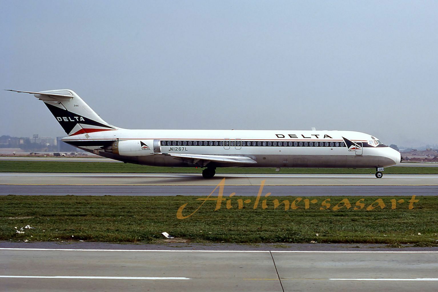 Delta Airlines Douglas DC-9-32 N1267L at ATL August 1984 8