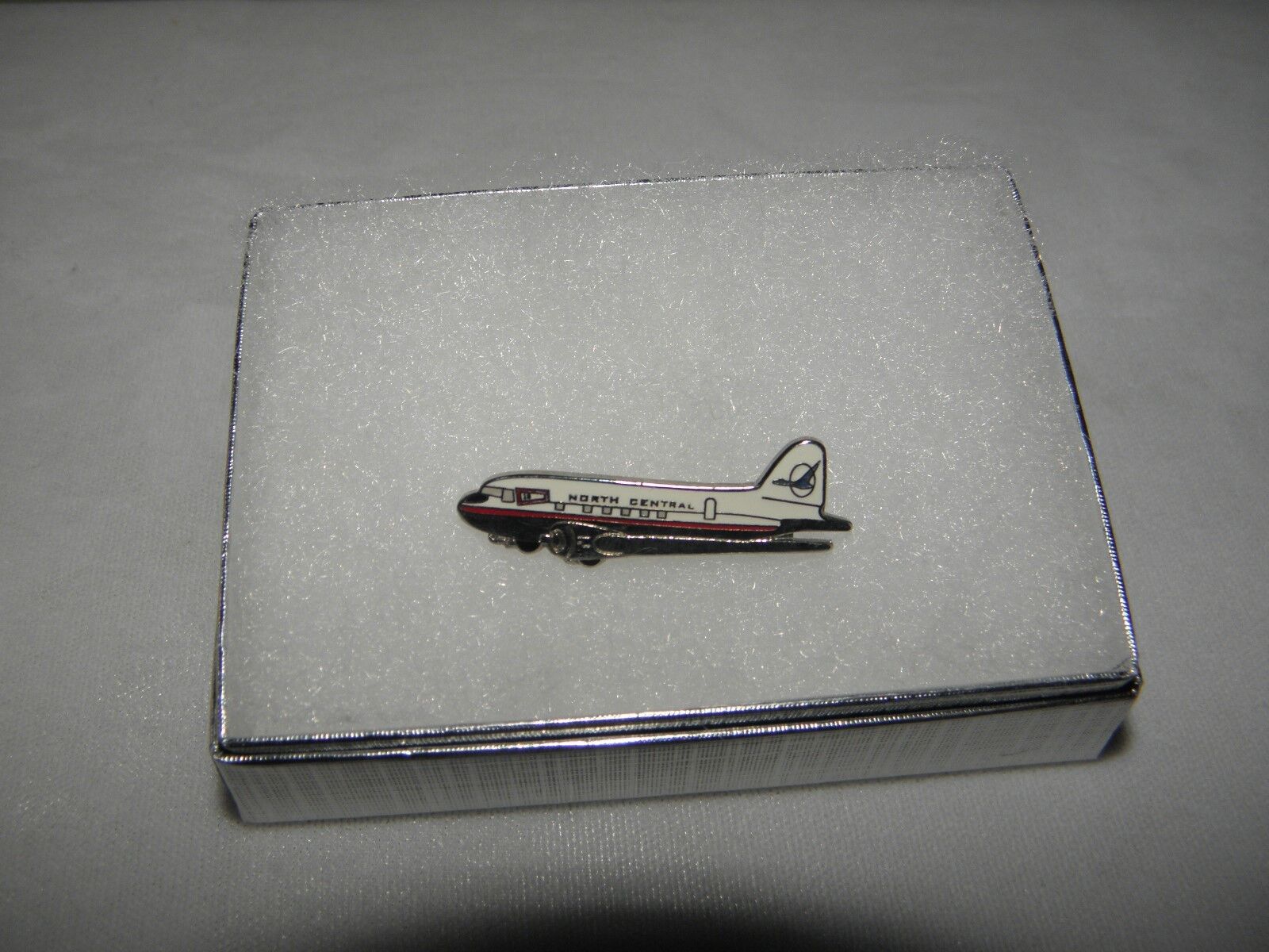 NORTH CENTRAL AIRLINES DC-3 AIRPLANE LAPEL TACK PIN NORTHWEST DELTA PILOT GIFT  