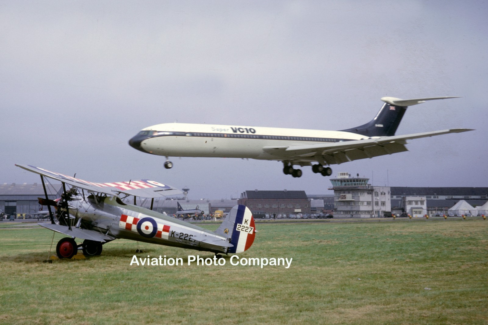 BOAC Vickers VC-10 G-ASGA at Farnborough (1964) Photograph BOAC Vickers VC-10 G-ASGA at Farnborough (1964) Photograph