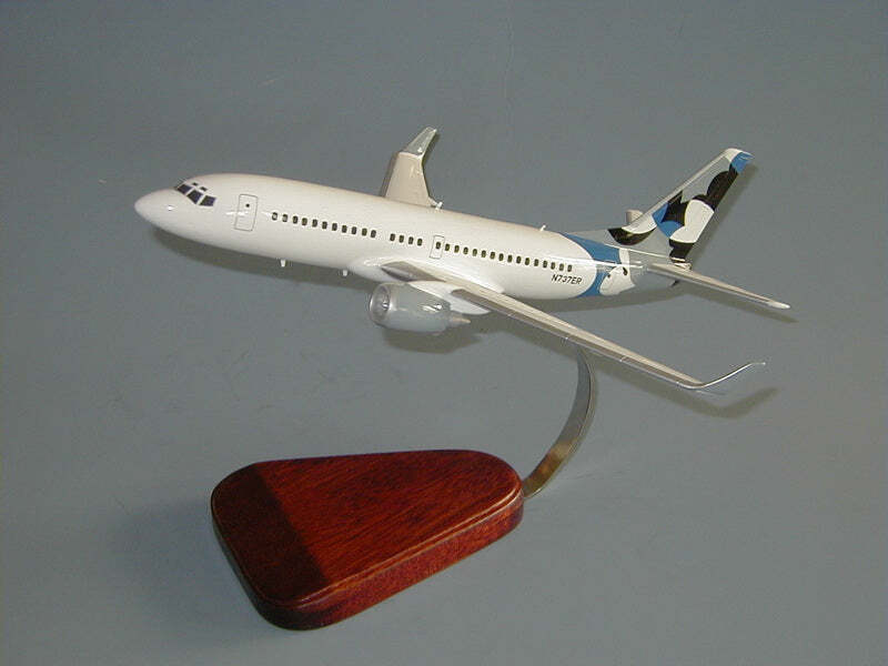 Boeing 737-700 BBJ Business Jet Special Tail N737ER Desk Model 1/100 SC Airplane