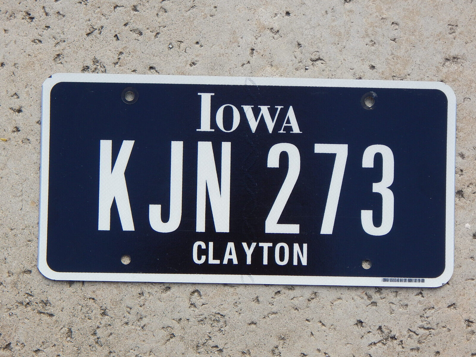Iowa black out license plate