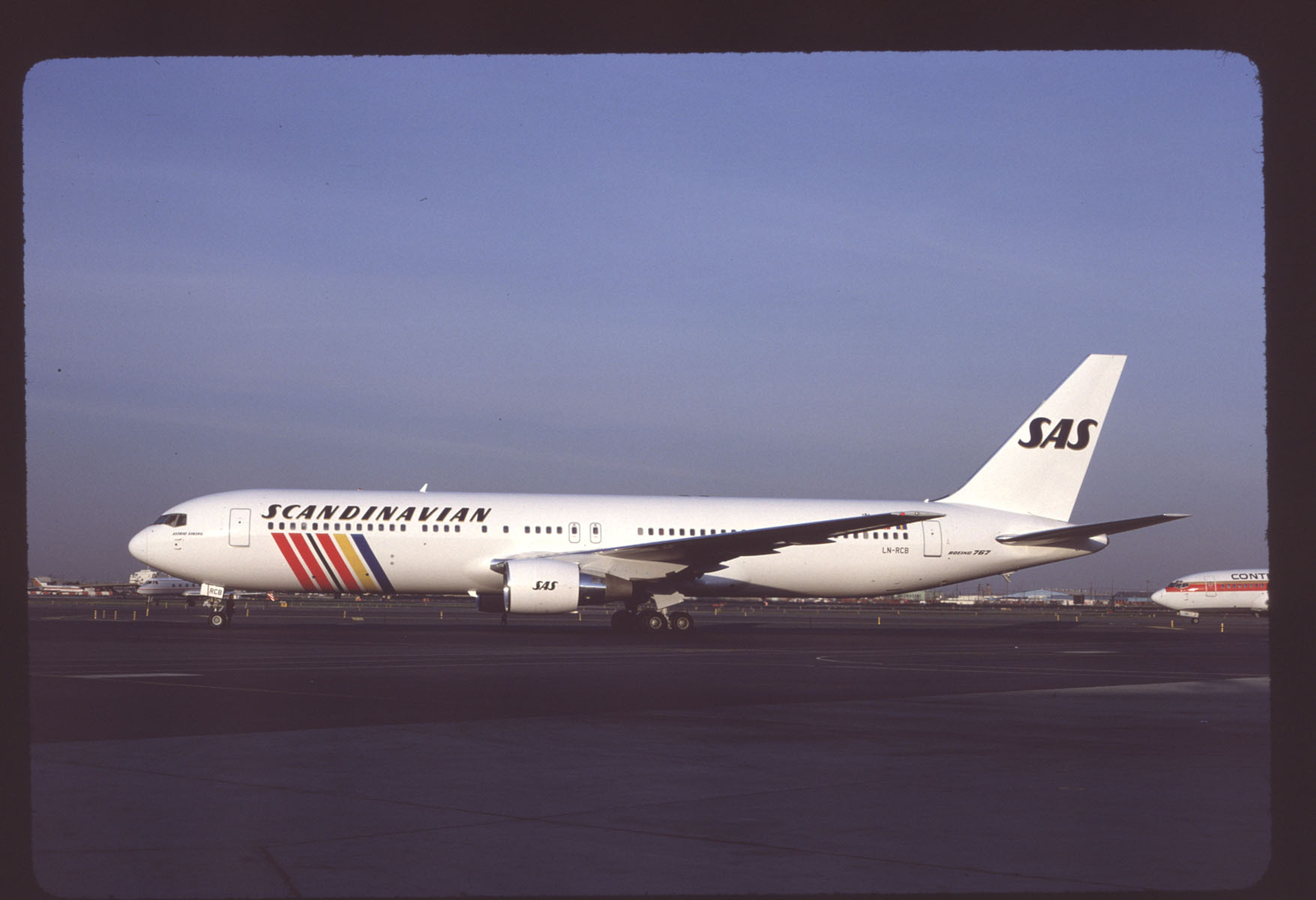Orig 35mm airline slide SAS Scandinavian Airlines 767-383ER LN-RDB Orig 35mm airline slide SAS Scandinavian Airlines 767-383ER LN-RDB