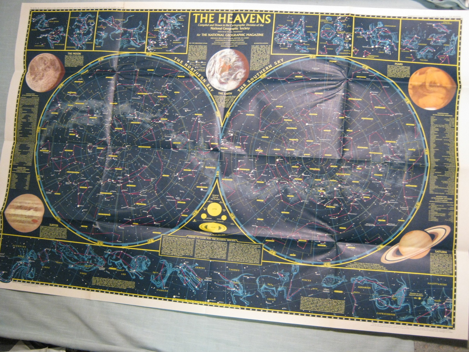 THE HEAVENS MAP + MONTHLY STAR CHARTS National Geographic August 1970 