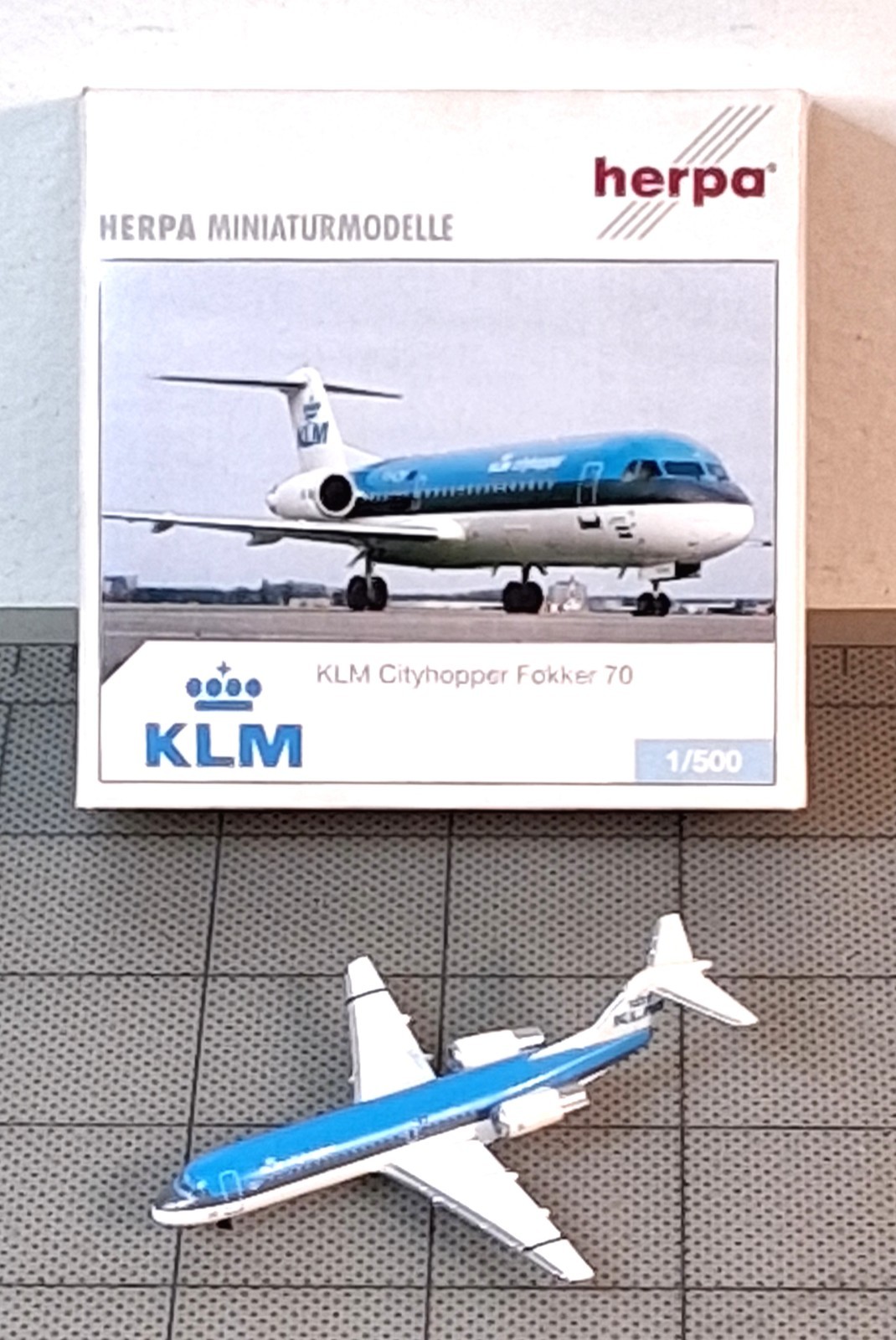 KLM Cityhopper Fokker 70 PH-KZB 513166 Herpa Wings 1:500 Scale READ