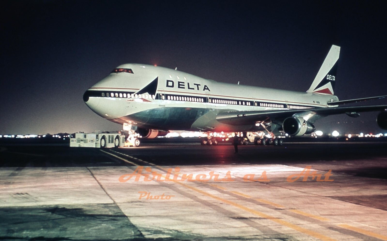Delta Airlines Boeing 747-132 at Night 8\