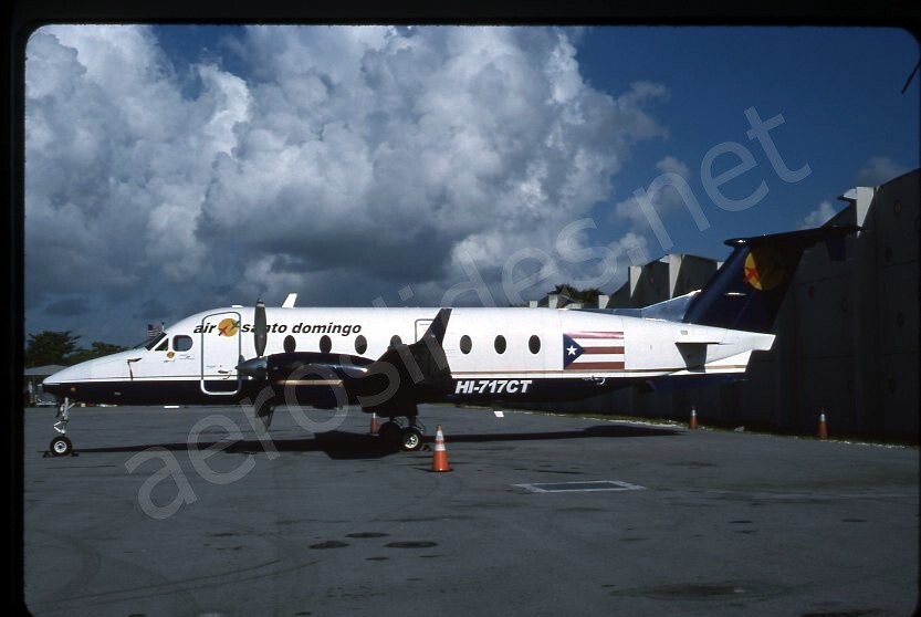 Air Santo Domingo Beech 1900D HI-717CT Oct 03 Kodachrome Slide/Dia A9