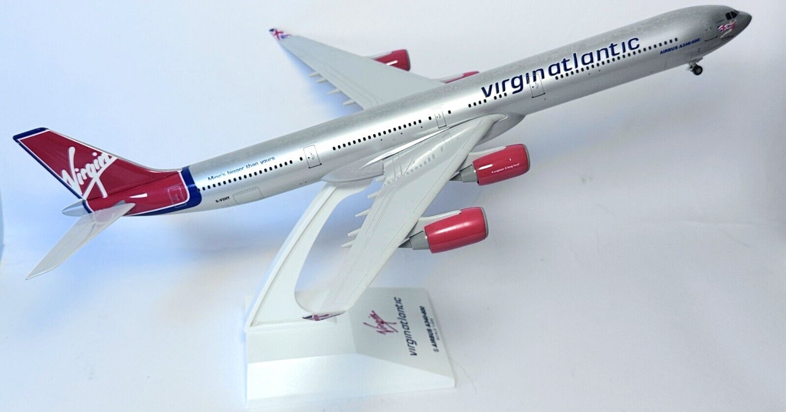 Airbus A340-600 Virgin Atlantic Airways Skymarks Model Scale 1:200 G-VSHY
