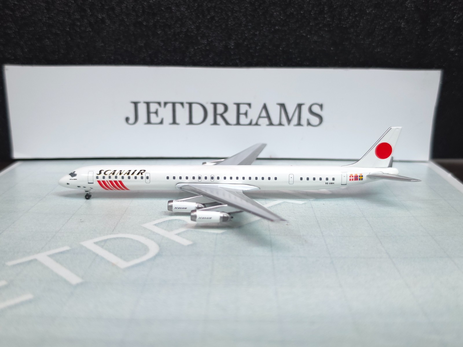 1/400 SCANAIR DOUGLAS DC-8-63 1980\'S COLORS SE-DBK \