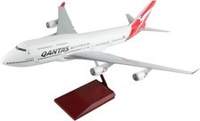 Qantas Airways Boeing 747-400 VH-OEJ Desk Top Display 1/100 Jet Model Airplane picture