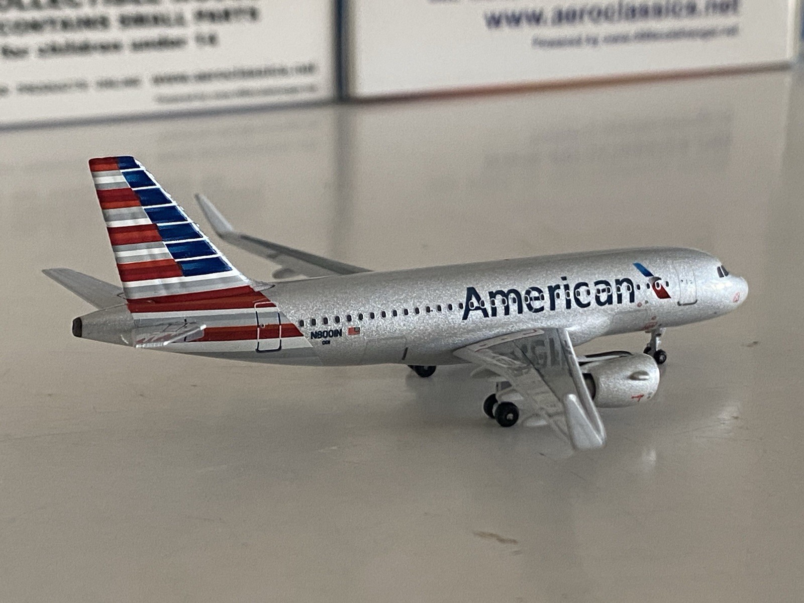 Aeroclassics American Airlines Airbus A319-100 1:400 N8001N ACN8001N Sharklets