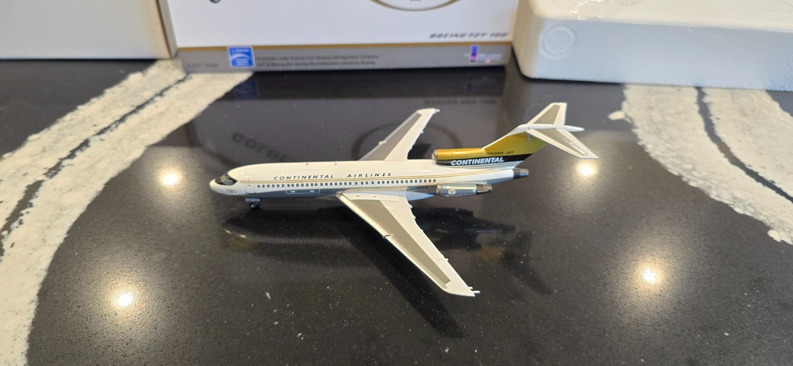 Inflight200 Continental Airlines B727-024C 1:200 IF7210611P Golden Jet  N2472