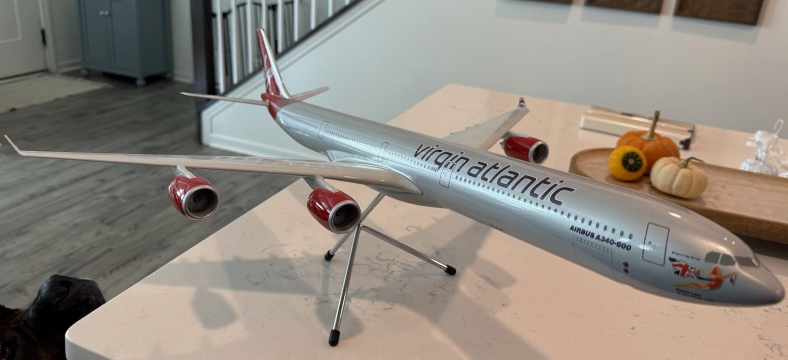 Virgin Atlantic Airbus A340-600 Aircraft Model \ Virgin Atlantic Airbus A340-600 Aircraft Model \