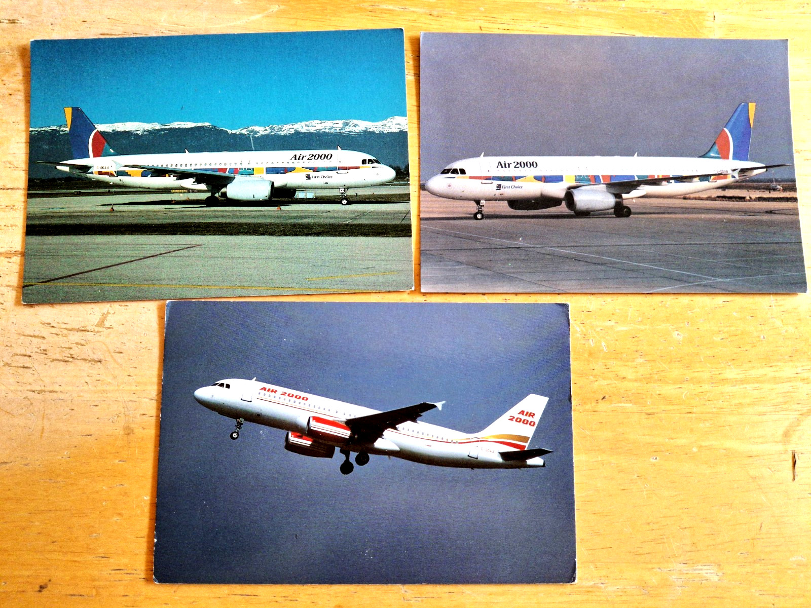 AIR2000 3 Postcards AIRBUS A320-231 AIR2000 3 Postcards AIRBUS A320-231
