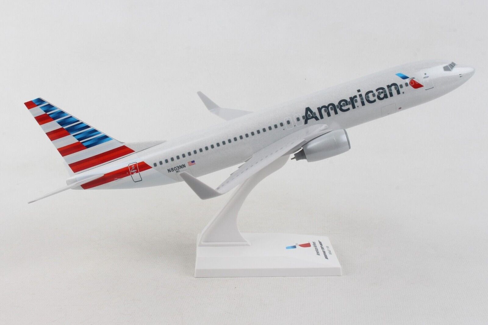 Skymarks SKR759 American Airlines 737-800 (New Livery) 1/130 Scale Model + Stand