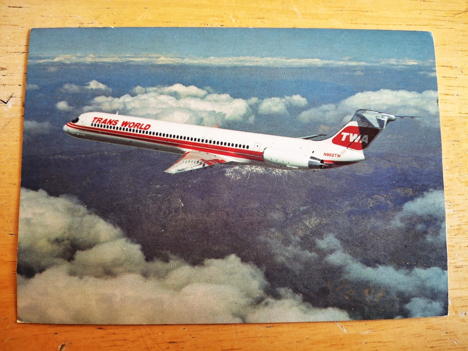TWA McDonnell Douglas MD-82 Postcard TWA McDonnell Douglas MD-82 Postcard