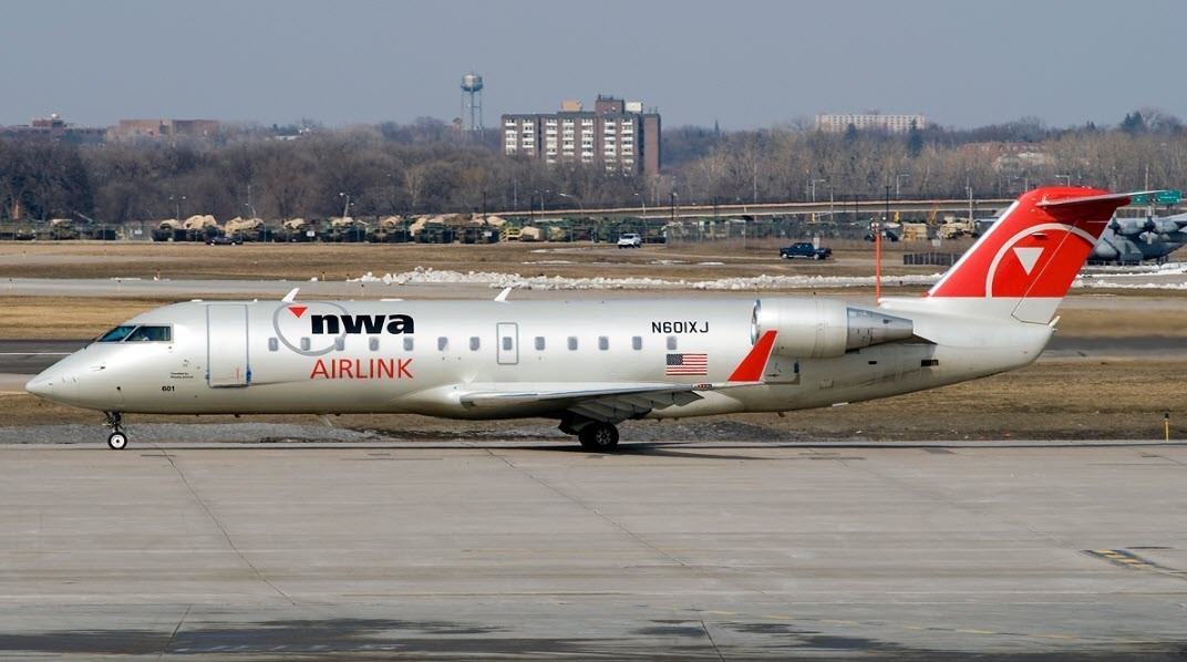 Bombardier CRJ-200ER CRJ200 Northwest Airlink Mesaba Airlines Model Small 1/100
