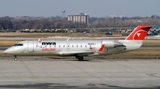 Bombardier CRJ-200ER CRJ200 Northwest Airlink Mesaba Airlines Model Small 1/100 picture